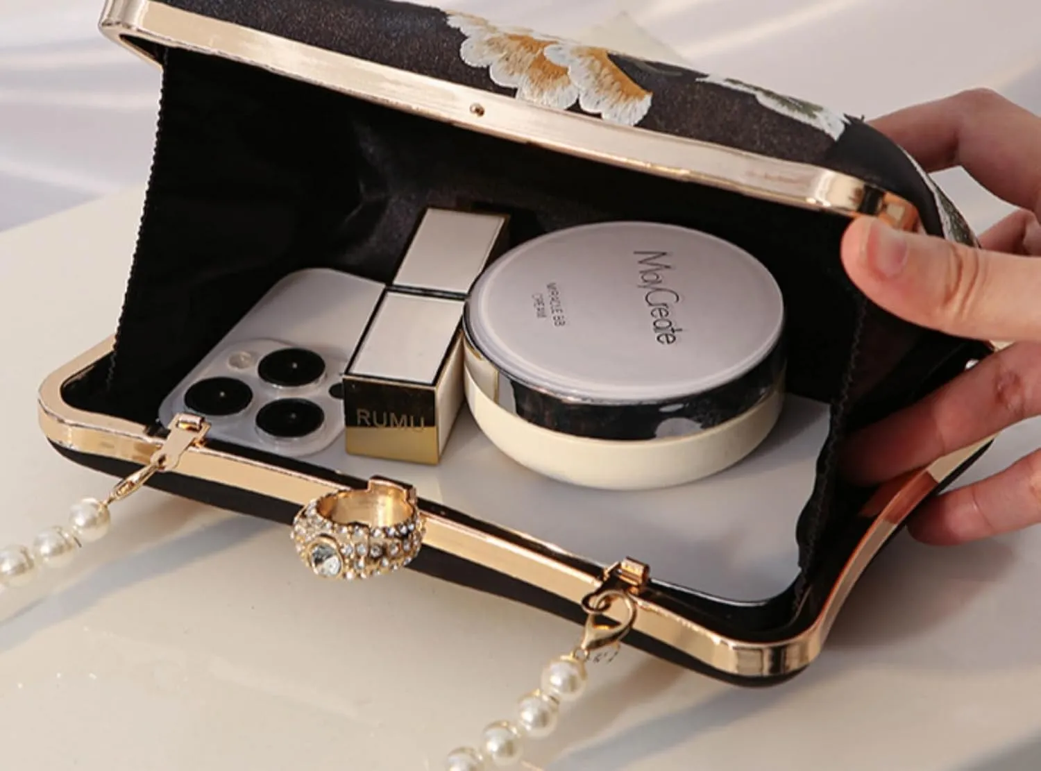 Embroidery Bag Floral Clutch Purse with Pearl Chain for Women Evening Bags and Clutches Chinese Purse