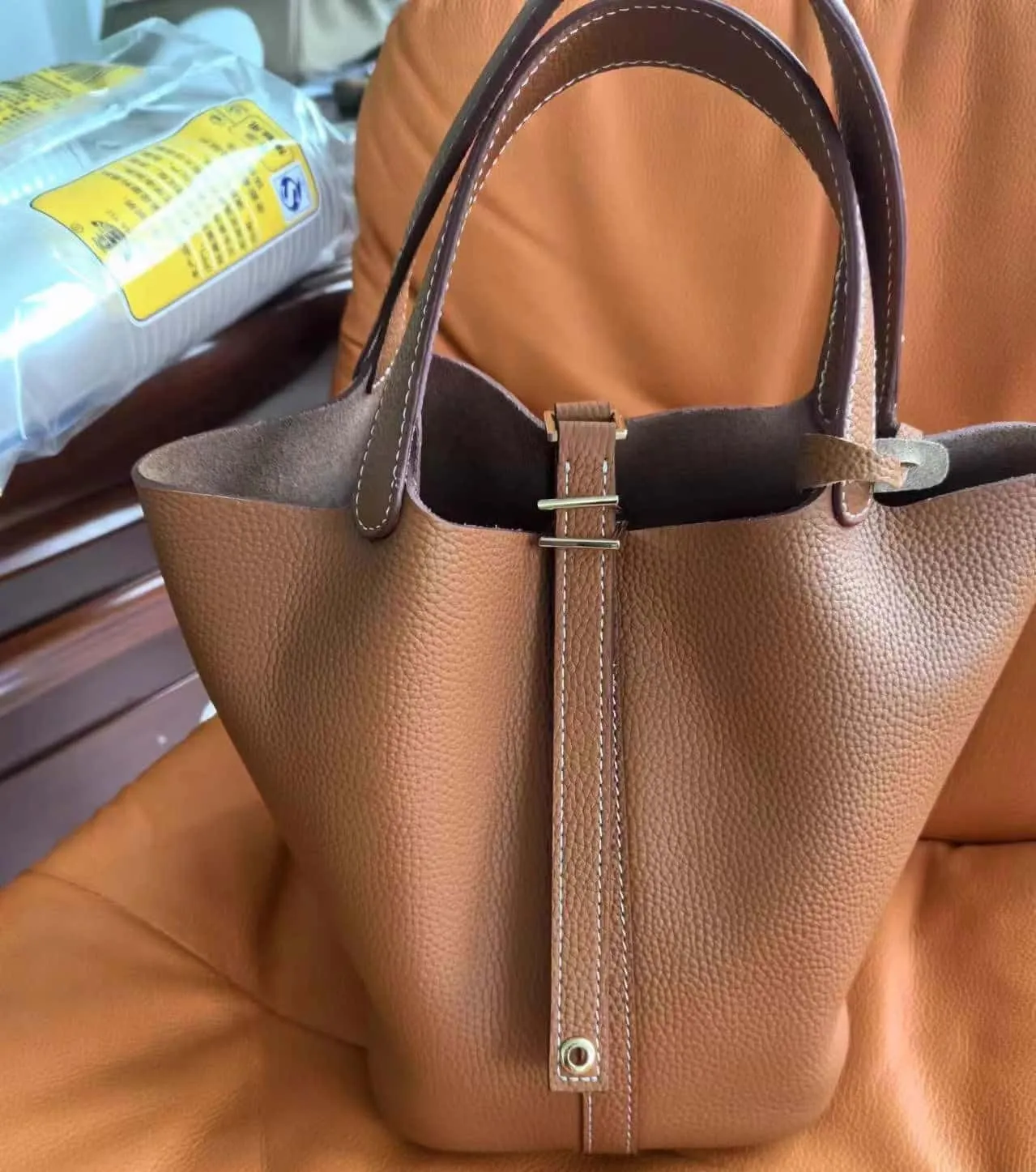Genuine Leather-Handbags-Elegant & Fashionable-Portable,fashion-Women Bag-Lightweight for Work & Travel