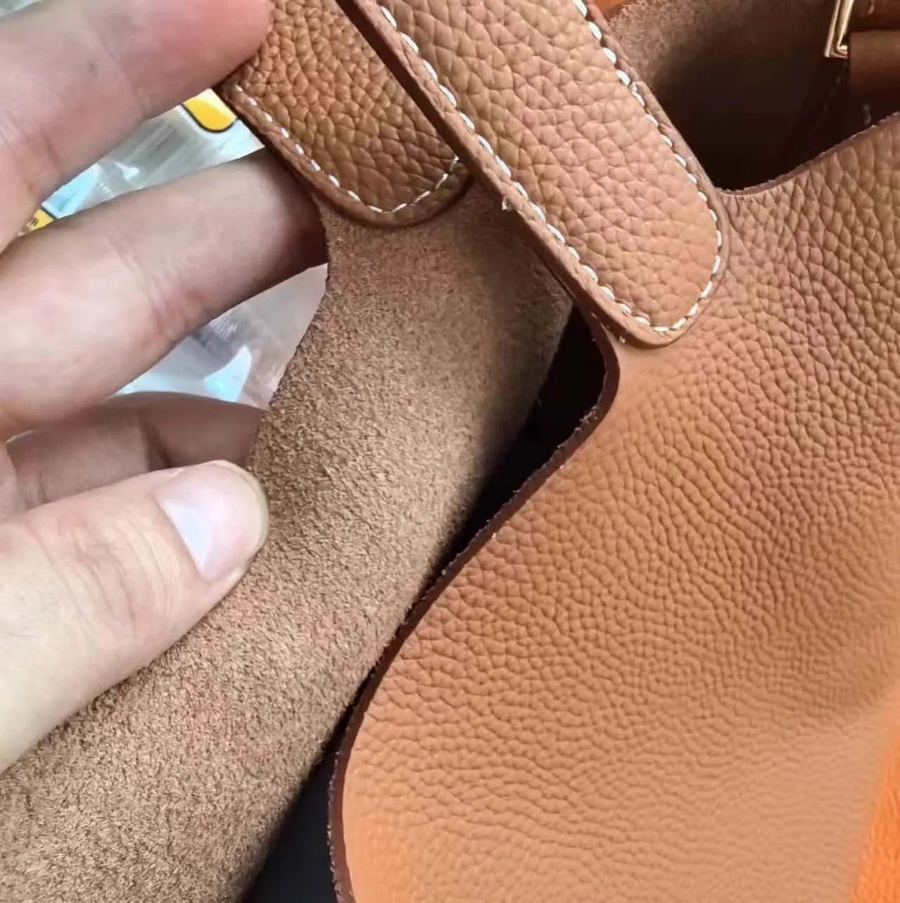 Genuine Leather-Handbags-Elegant & Fashionable-Portable,fashion-Women Bag-Lightweight for Work & Travel