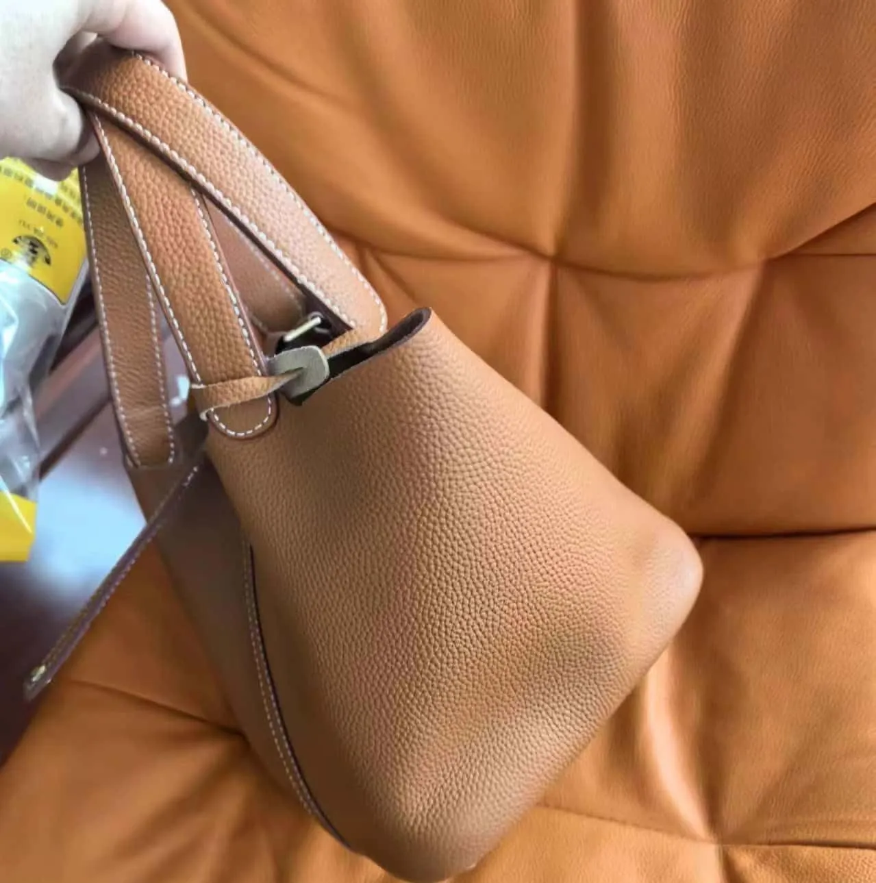 Genuine Leather-Handbags-Elegant & Fashionable-Portable,fashion-Women Bag-Lightweight for Work & Travel