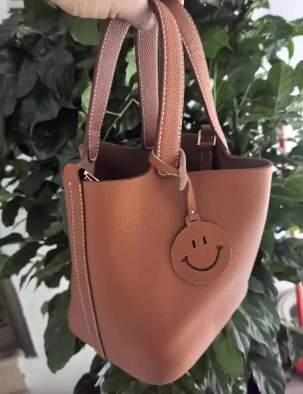 Genuine Leather-Handbags-Elegant & Fashionable-Portable,fashion-Women Bag-Lightweight for Work & Travel